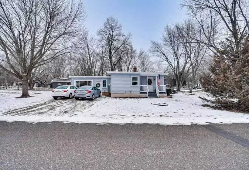 Charming Lakeland Home: Steps To St Croix River!