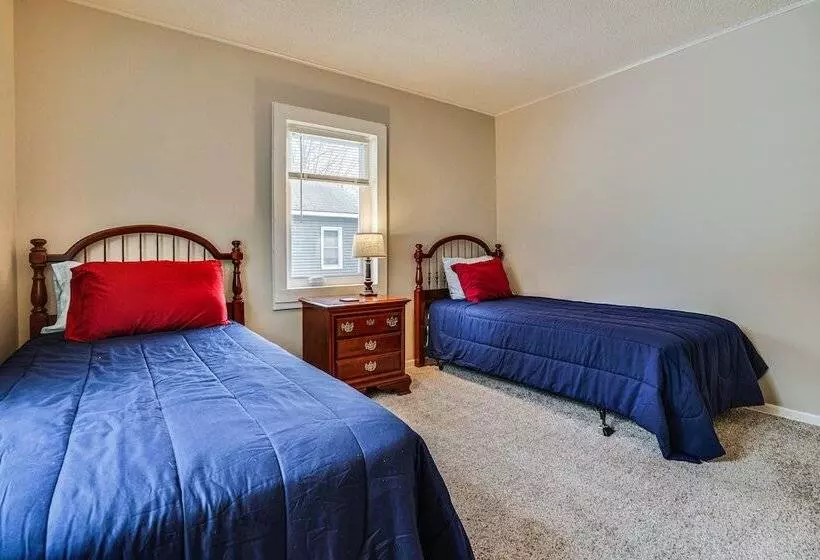 Charming Lakeland Home: Steps To St Croix River!