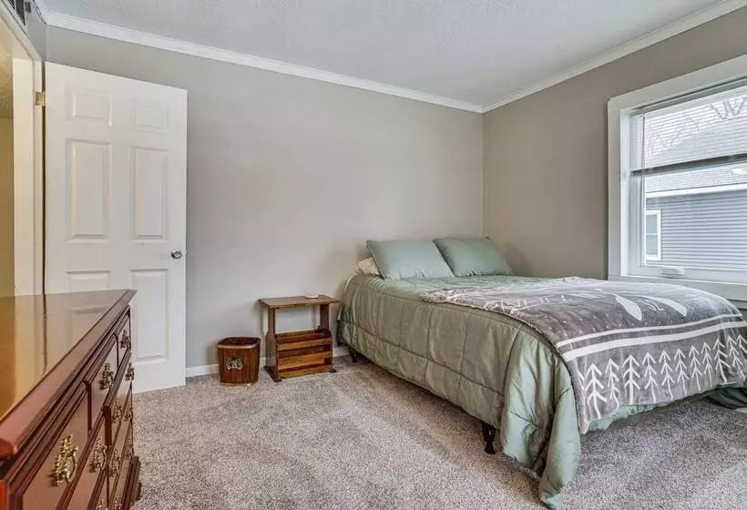 Charming Lakeland Home: Steps To St Croix River!
