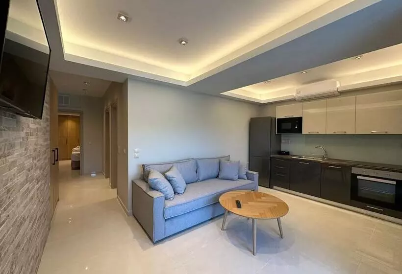 Elpida Luxury Apartments & Suites