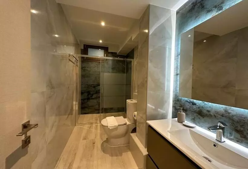 Elpida Luxury Apartments & Suites