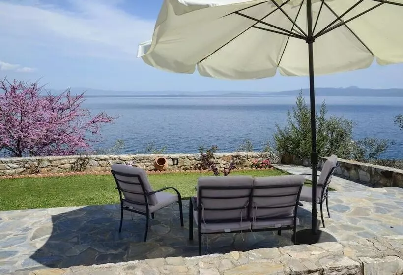 Goddesses Villa 2 In Nies