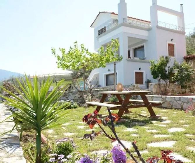 Goddesses Villa 2 In Nies