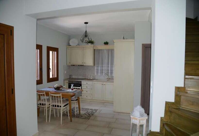 Goddesses Villa 2 In Nies