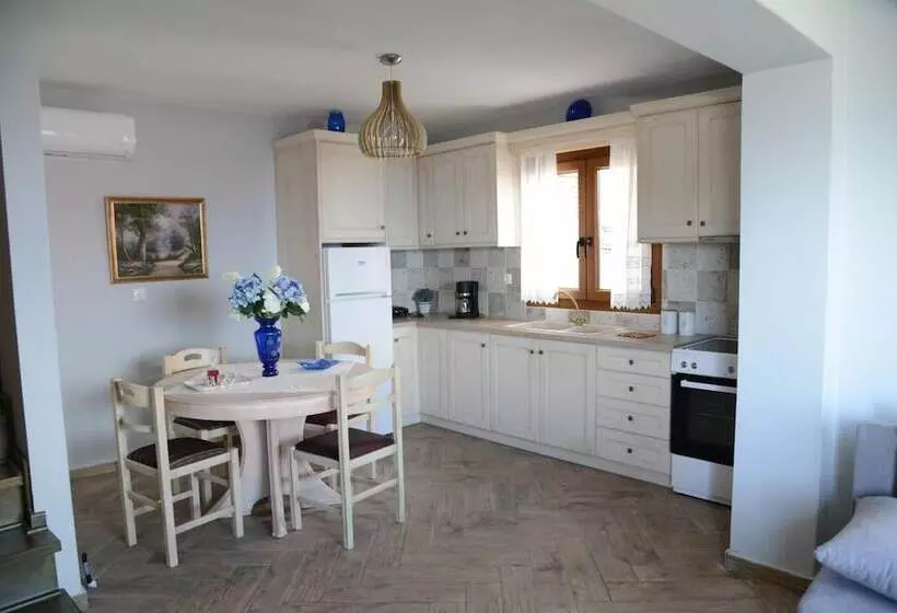 Goddesses Villa 2 In Nies