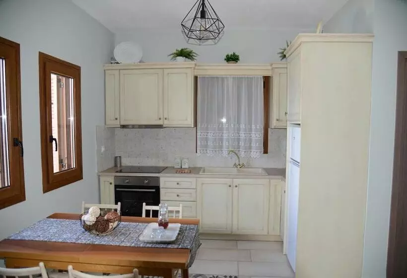 Goddesses Villa 2 In Nies