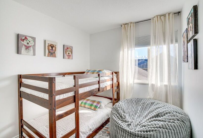 Gorgeous Lehi Home W/ Private Yard & Hot Tub!