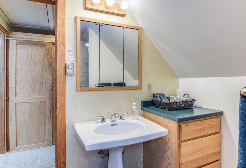 Greenfield Countryside Retreat On 7 Acres!