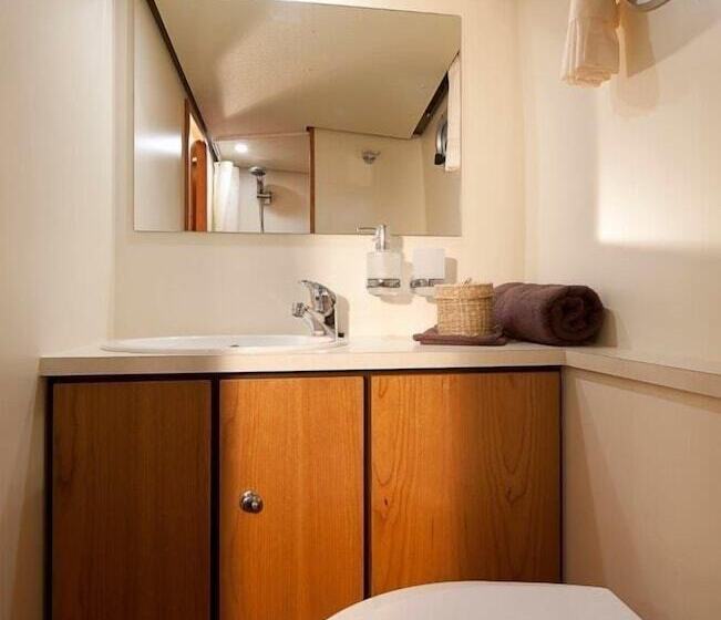 酒店 Une Nuit à Bord