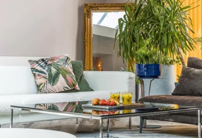 Immaculate 6 Bed Ivy House