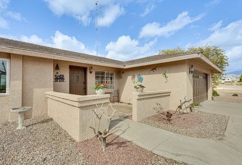 Lake Havasu Home W/ Covered Patio, Grill & Views!