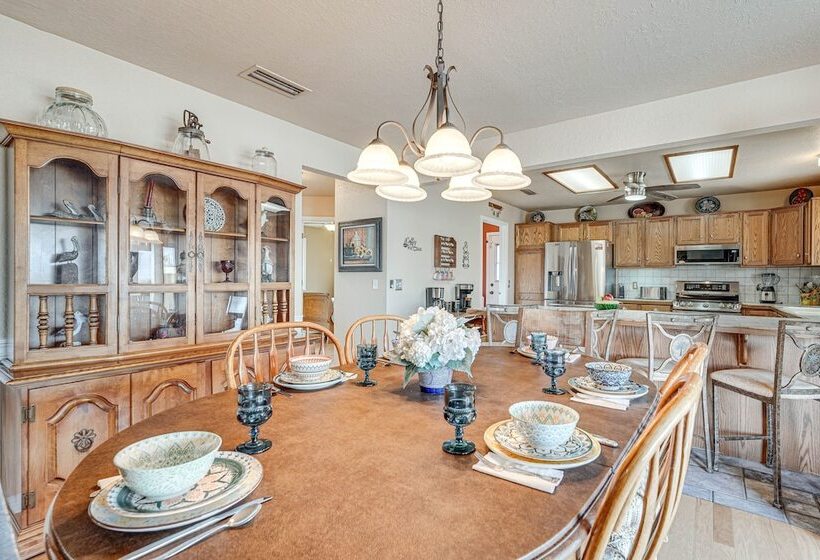 Lake Havasu Home W/ Covered Patio, Grill & Views!