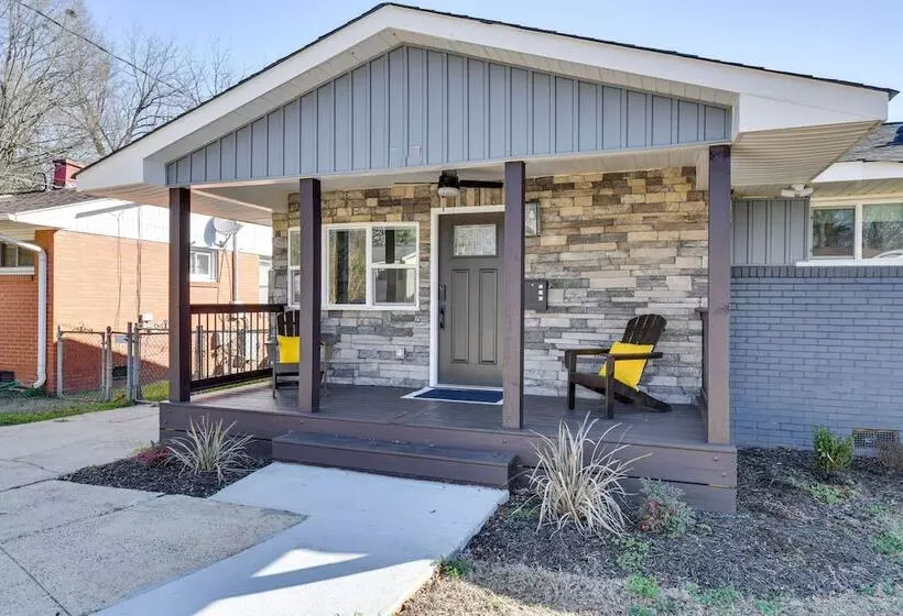 Newly Updated Home ~ 3 Mi To Downtown Charlotte!
