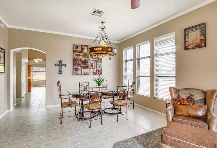 Spacious Tucson Home W/ Yard: 11 Mi To Downtown