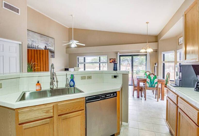 Spacious Tucson Home W/ Yard: 11 Mi To Downtown