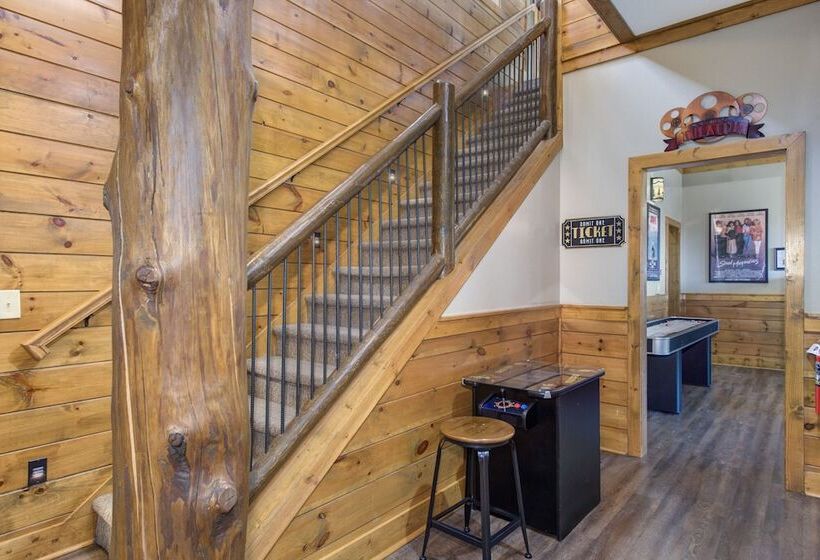 The Summit Of Locust Ridge