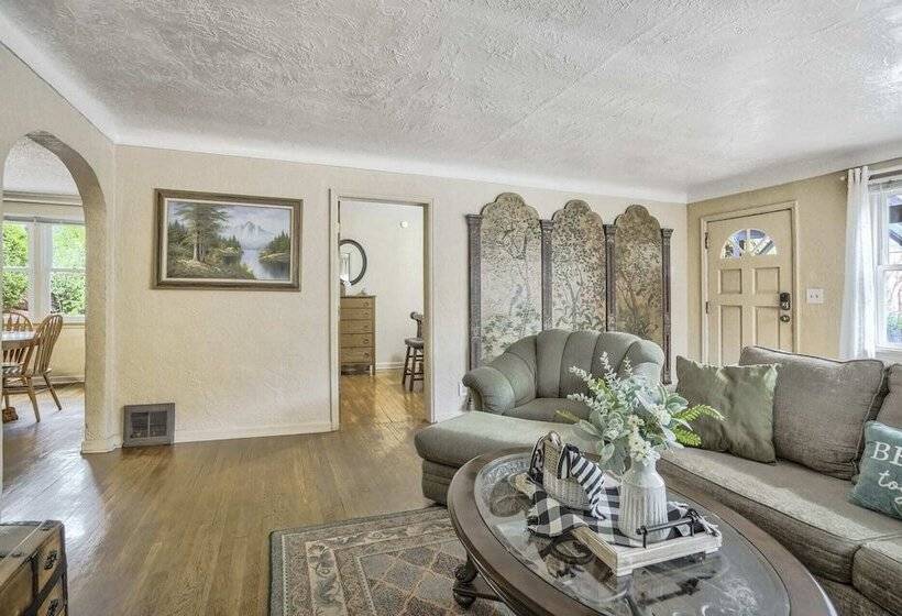 2br Manitou Get Away Close To Everything!