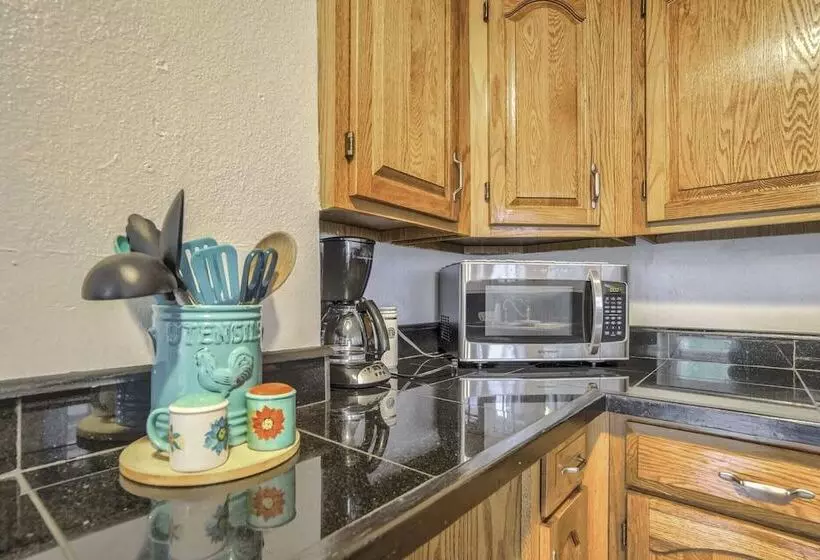 2br Manitou Get Away Close To Everything!