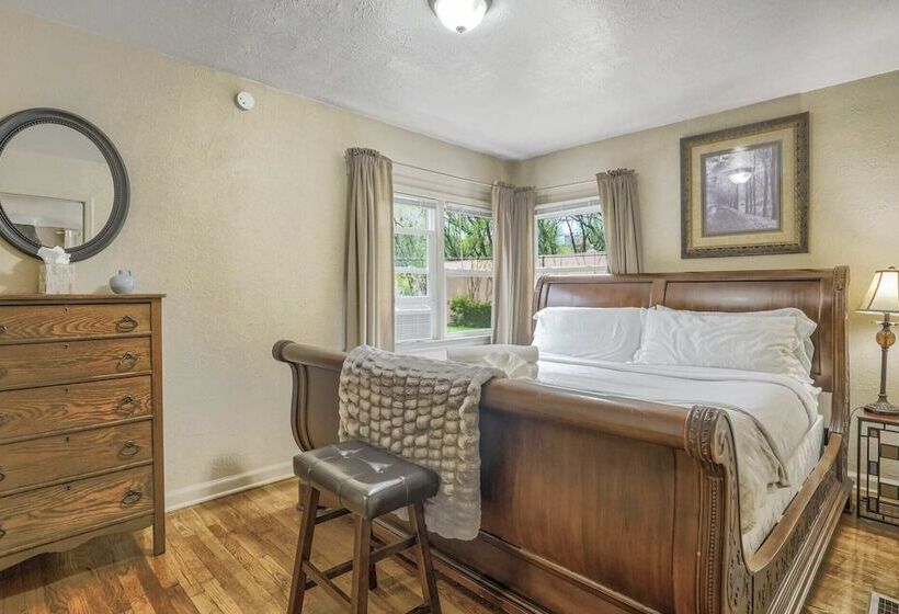 2br Manitou Get Away Close To Everything!