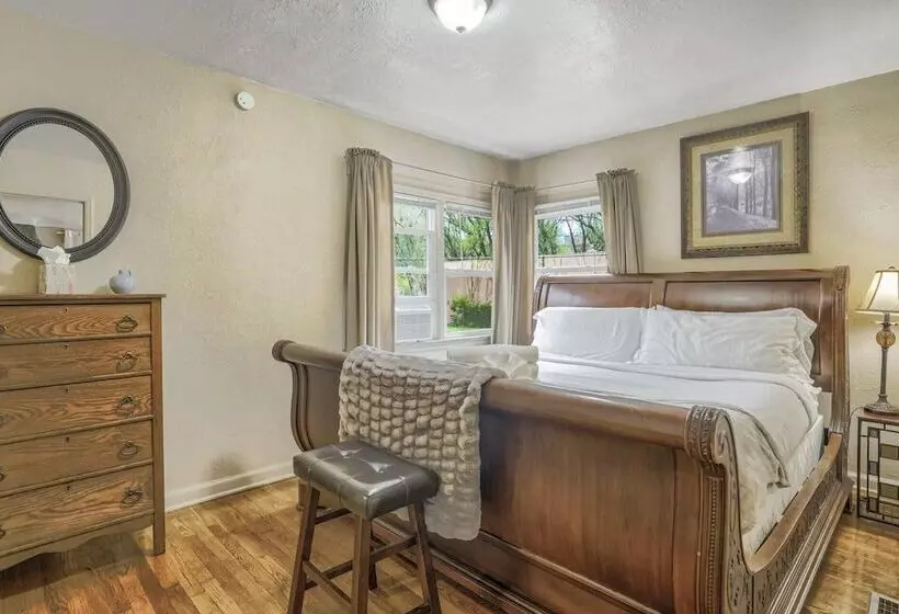 2br Manitou Get Away Close To Everything!