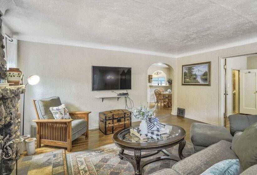 2br Manitou Get Away Close To Everything!