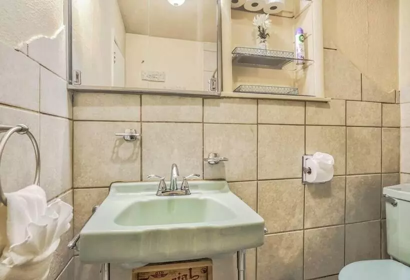 2br Manitou Get Away Close To Everything!