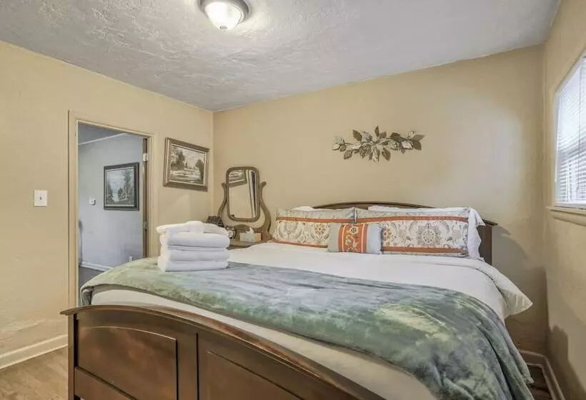 2br Manitou Get Away Close To Everything!