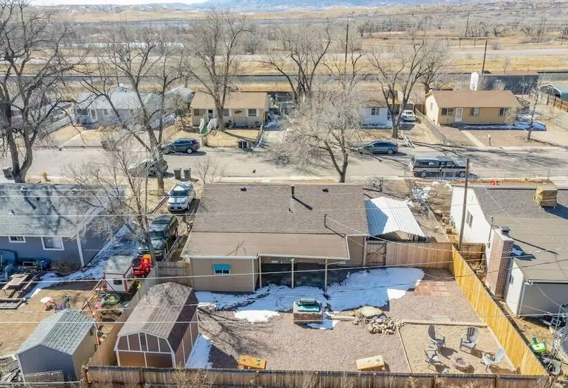 3bdfamily Retreat Near Cos Airport & Fort Carson
