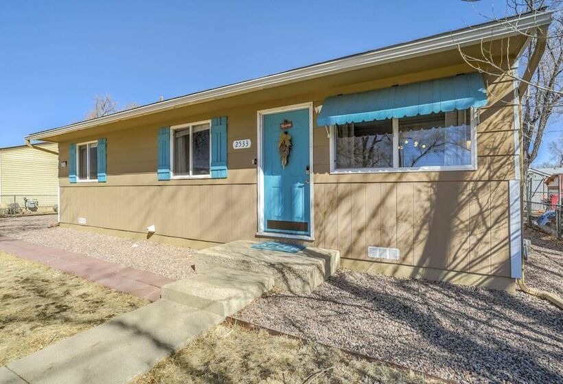 3bdfamily Retreat Near Cos Airport & Fort Carson