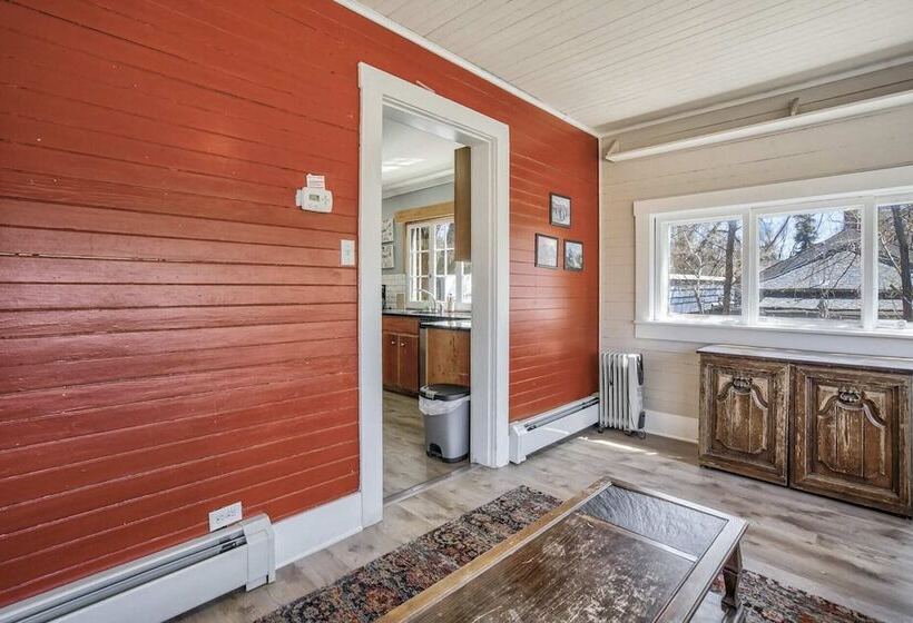 3brminutes To Downtowndog Friendly