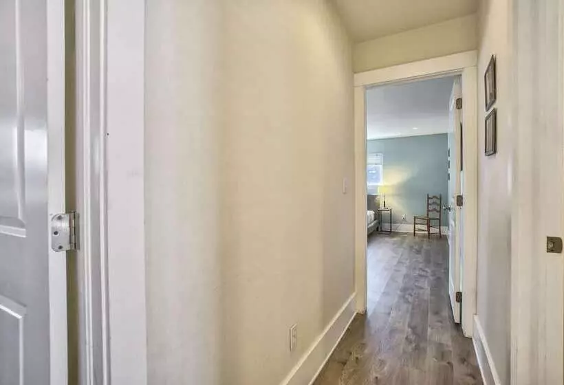 3brminutes To Downtowndog Friendly