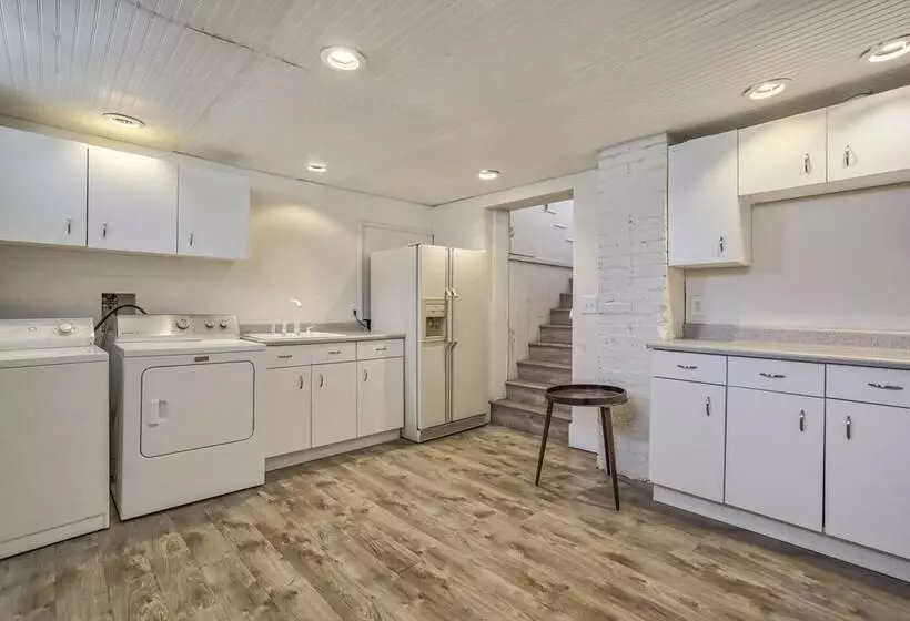 3brminutes To Downtowndog Friendly