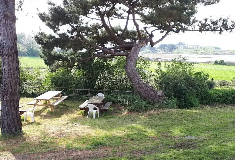 簡易ホテル Auberge Granit Rose
