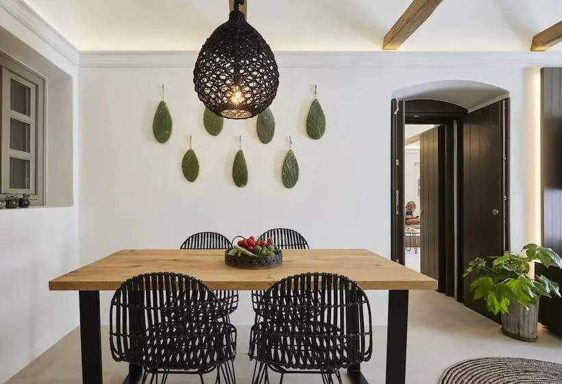 Floria Suites