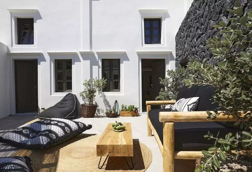 Floria Suites