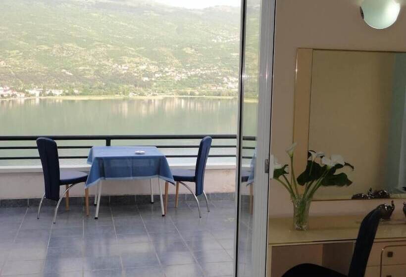 هتل Accommodation J&t