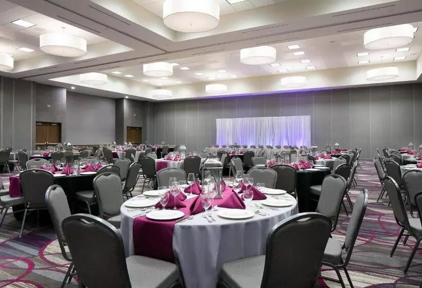 Hotelli Courtyard By Marriott Omaha Bellevue At Beardmore Event Center