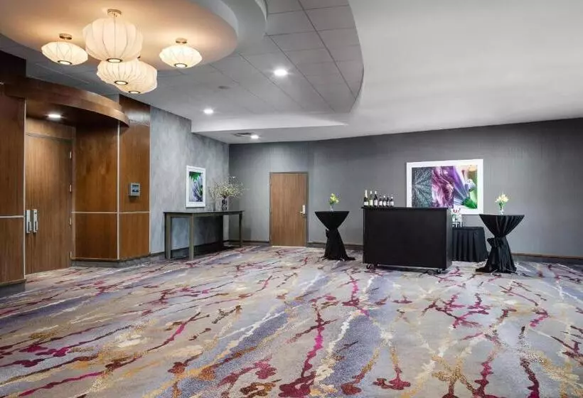 Hotelli Courtyard By Marriott Omaha Bellevue At Beardmore Event Center