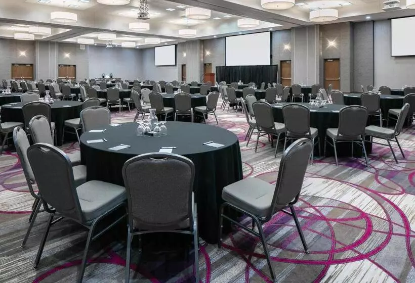 Hotelli Courtyard By Marriott Omaha Bellevue At Beardmore Event Center