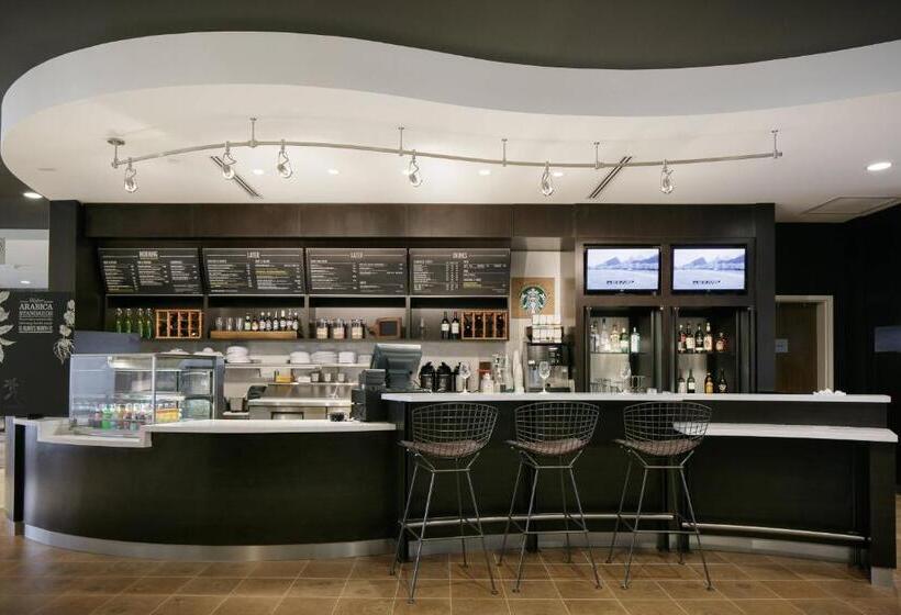 فندق Courtyard By Marriott Omaha Bellevue At Beardmore Event Center