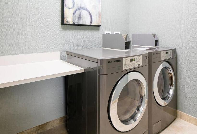 فندق Courtyard By Marriott Omaha Bellevue At Beardmore Event Center