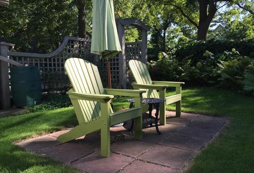 Hotel Le Papillon Bed & Breakfast