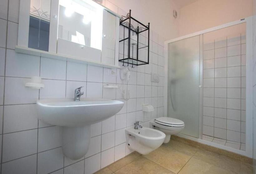 Hotelli Bio Agriturismo Masseria La Palombara