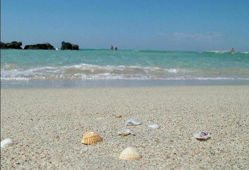 Hotelli Bio Agriturismo Masseria La Palombara