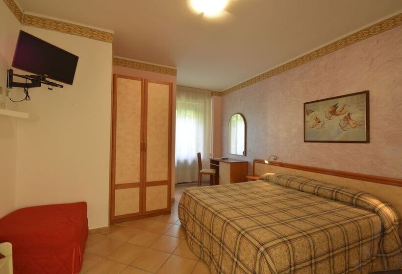 בית מלון כפרי Pineta Ristorante