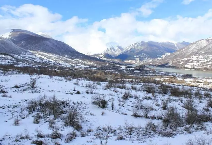 هتل Rifugio Del Pettirosso