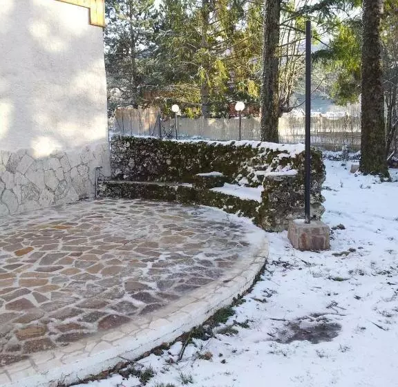 هتل Rifugio Del Pettirosso