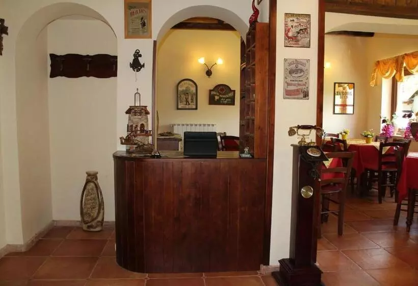 هتل Rifugio Del Pettirosso