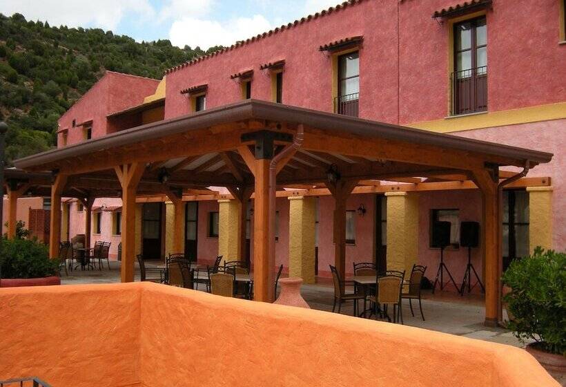 酒店 Sosventos Village