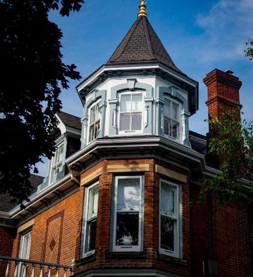 فندق The Secret Garden B&b Inn